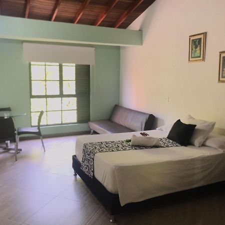 Apartahotel Avanti Medellín Buitenkant foto