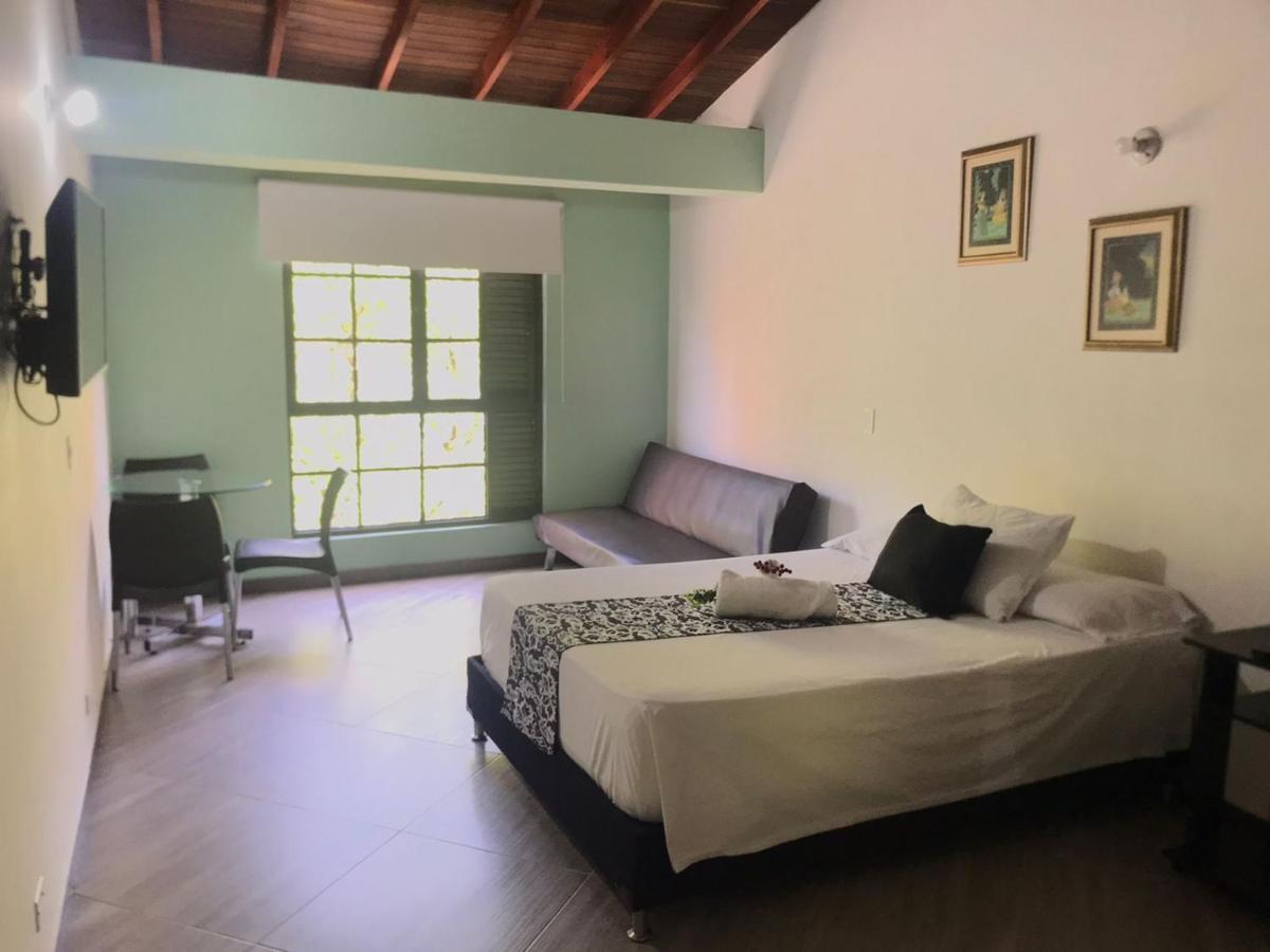 Apartahotel Avanti Medellín Buitenkant foto